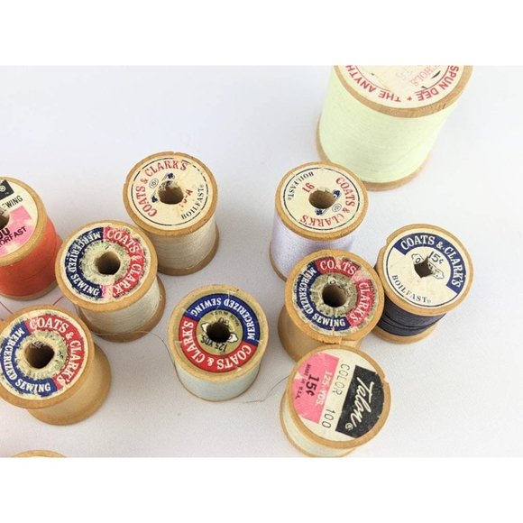 Old Wooden Spools of Thread Lot All Wood | 14 Vintage Wood Thread Empty Spools - Picture 7 of 7